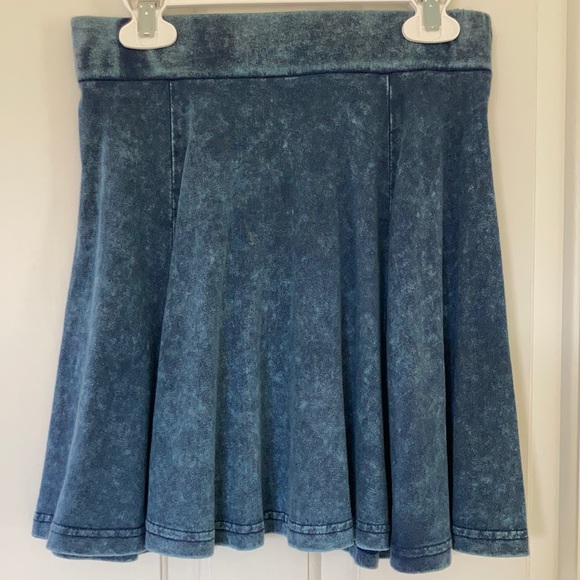 H&M Soft Brush Stretch Denim Jean Circle Skater Mini Skirt w/ Zipper - Picture 1 of 10
